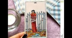 Ocho de Espadas Tarot